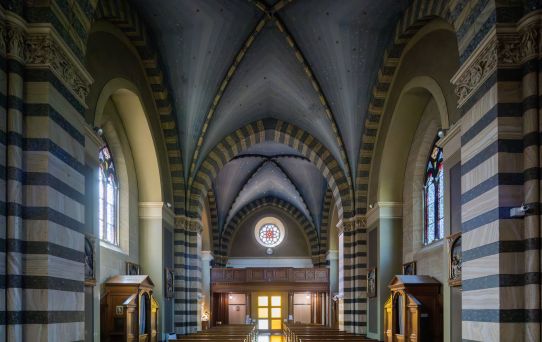 interno santuario santa maria ss ad rupes